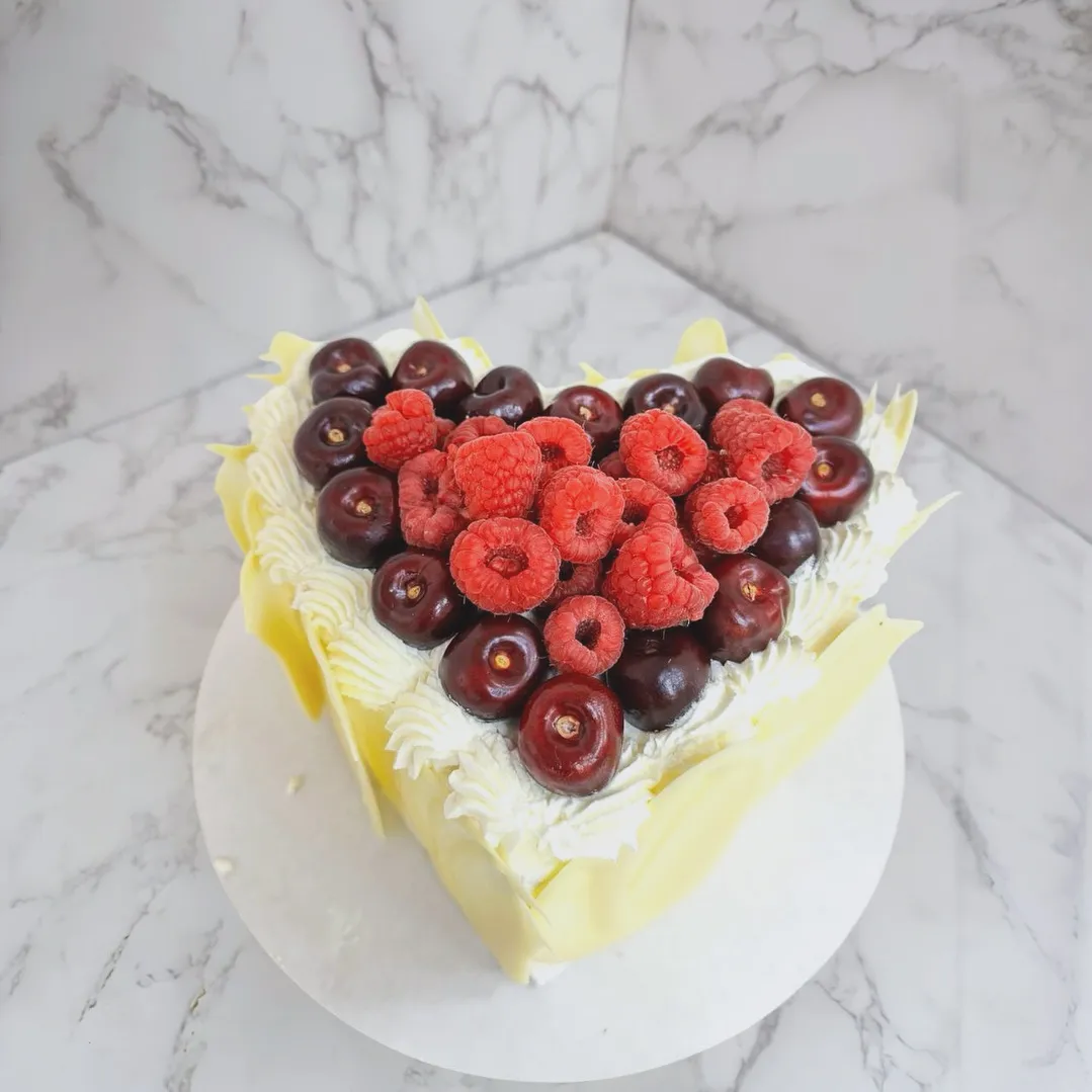 Romantic anniversary cake by The Cake Pantry, Fishers Indiana — design 3